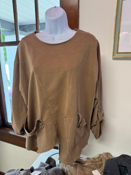 Asymmetrical shirt w/pocket