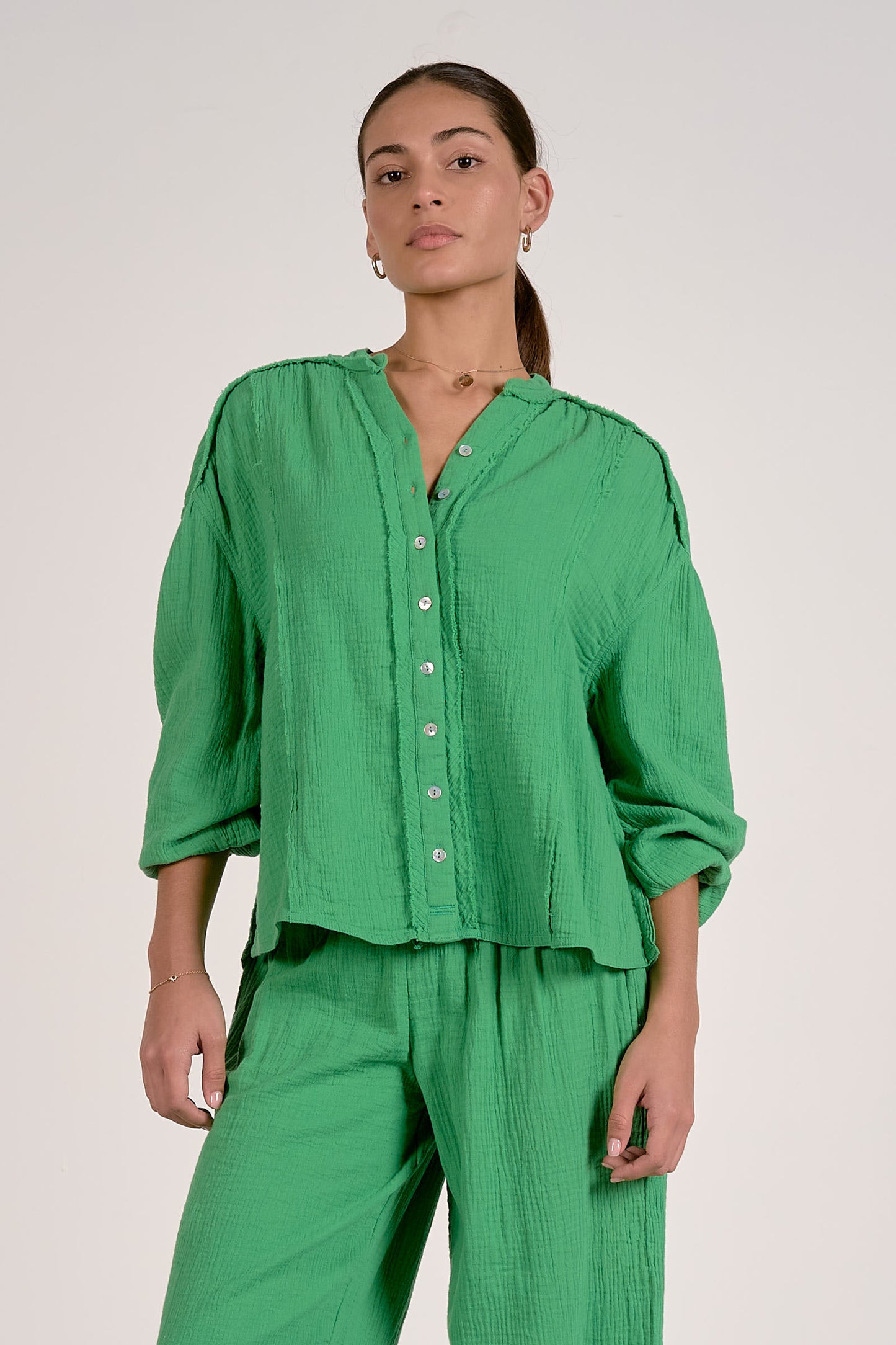 Green Button Top